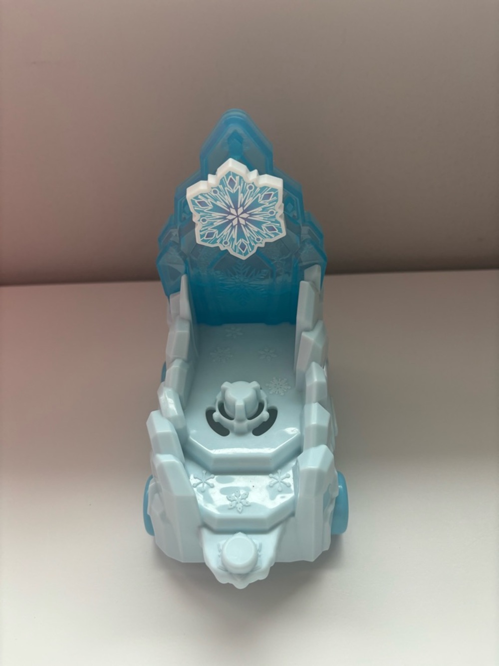 Little people frozen Elsa float
